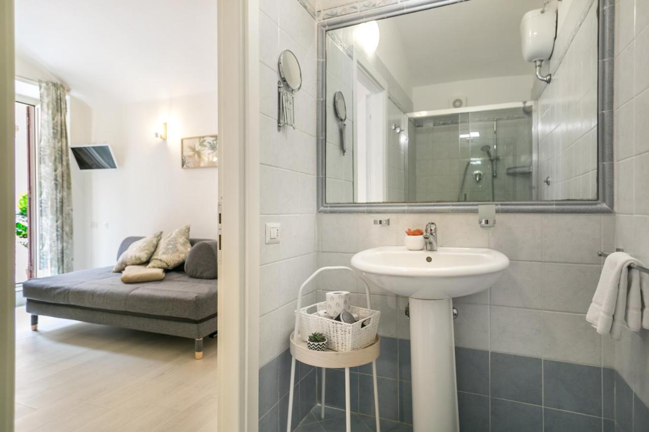 White Candia Guesthouse Rome Bagian luar foto